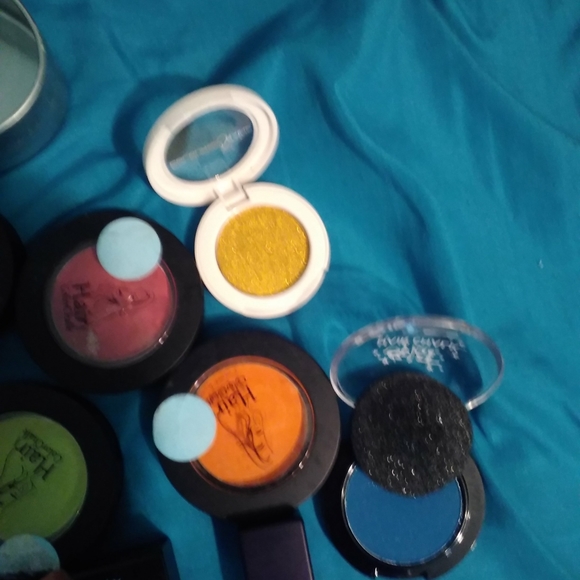 Lot of make up skin care products - Picture 5 of 9